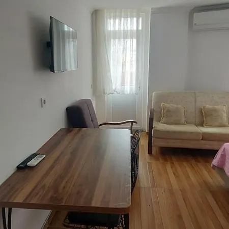 Koepruebasi Aile Apartment