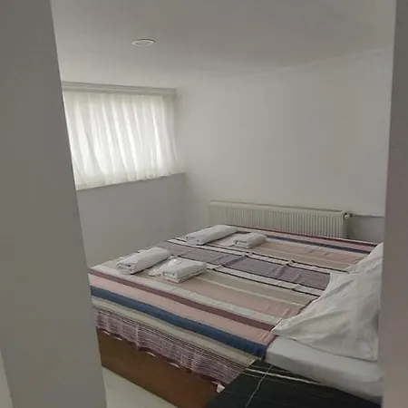 Apartment Koepruebasi Aile