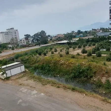 Apartment Koepruebasi Aile