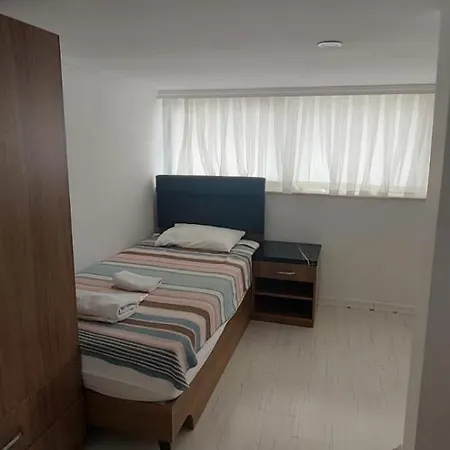 Apartment Koepruebasi Aile