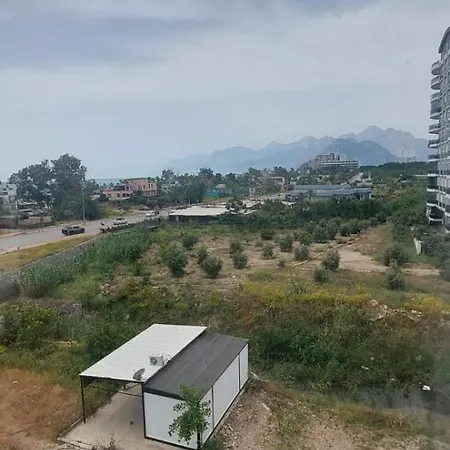 Apartment Koepruebasi Aile *
