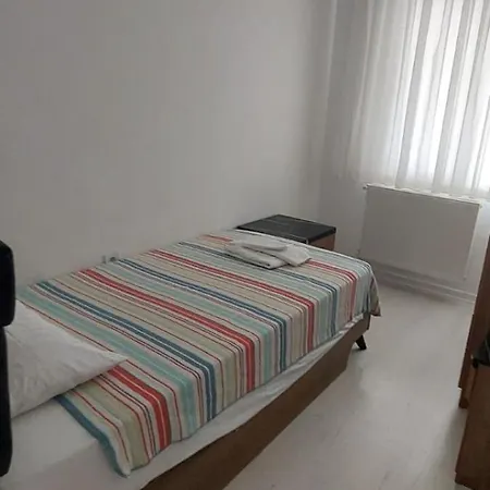 Apartment Koepruebasi Aile *